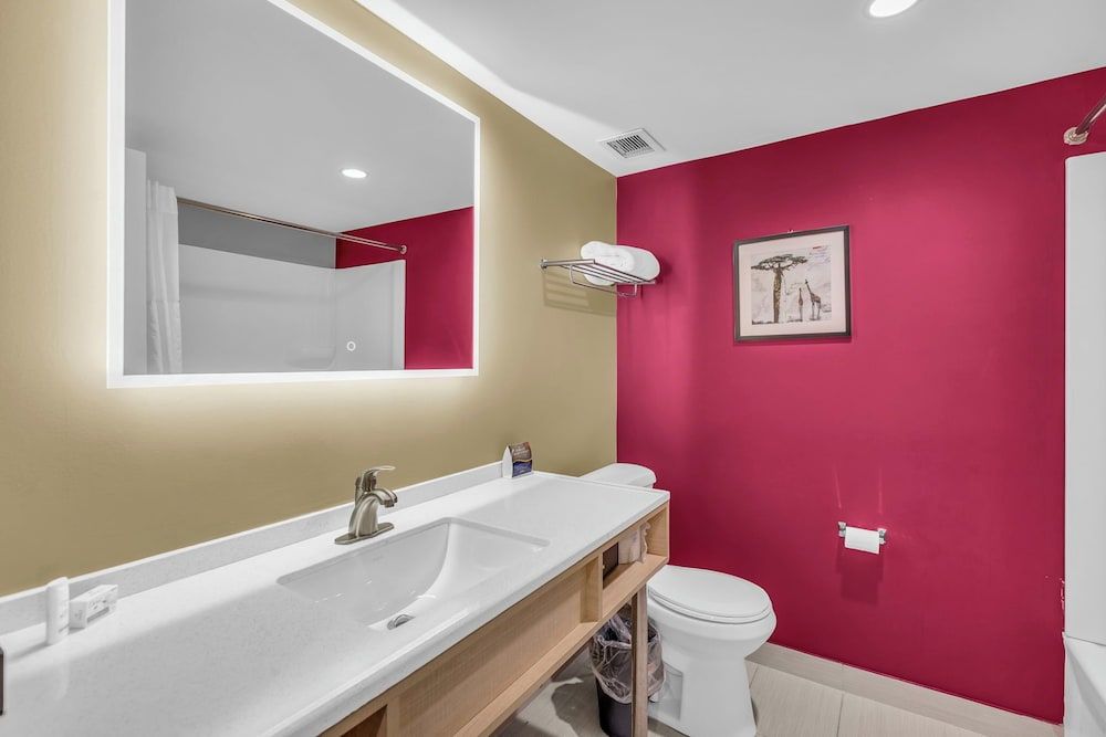 KC Inn Comfort Single Room, 1 King Bed 6