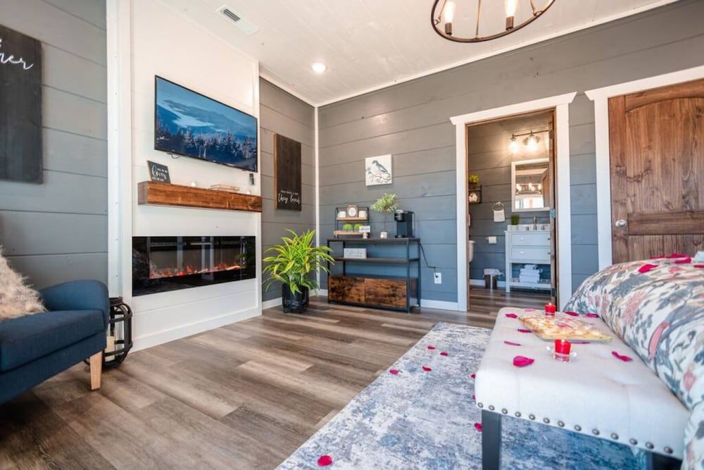 Romantic Cabin Retreat By Ghosal Luxury Lodging Romantic Cabin 15