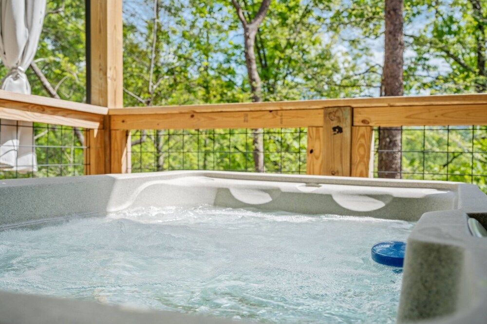 Romantic Cabin Retreat By Ghosal Luxury Lodging Romantic Cabin 12