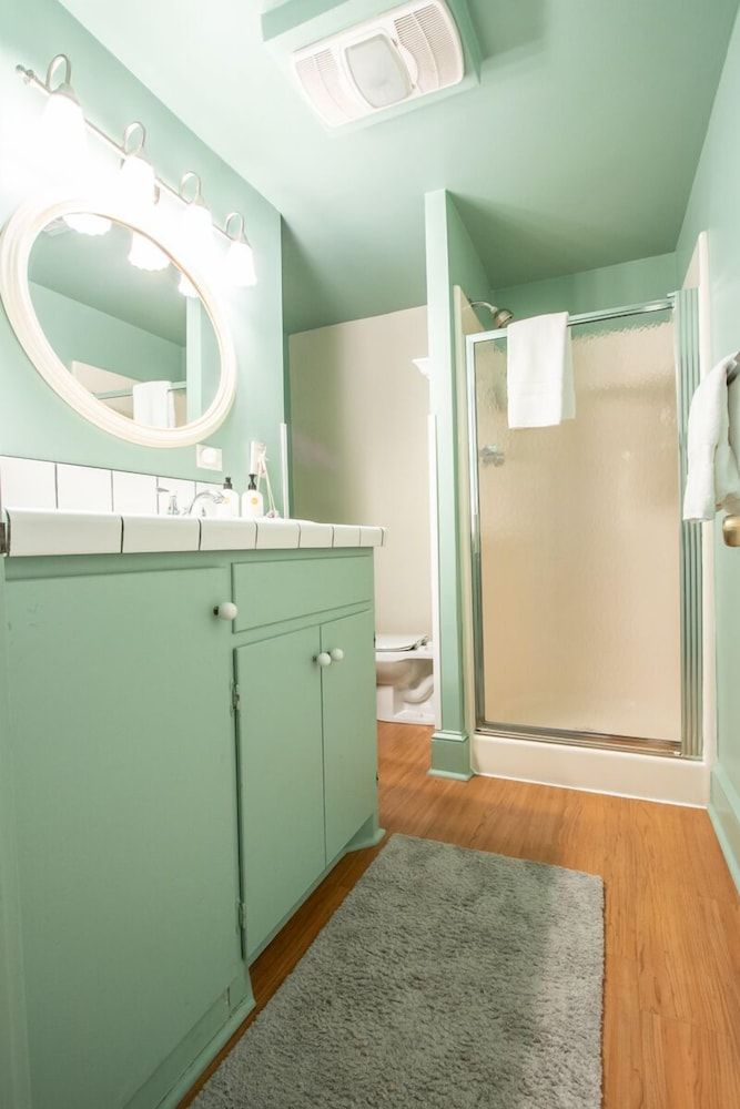 The Oaks Victorian Inn Garden Cottage