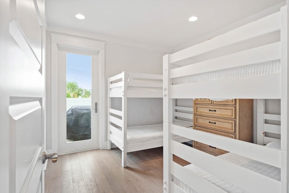 House (5 Bedrooms)