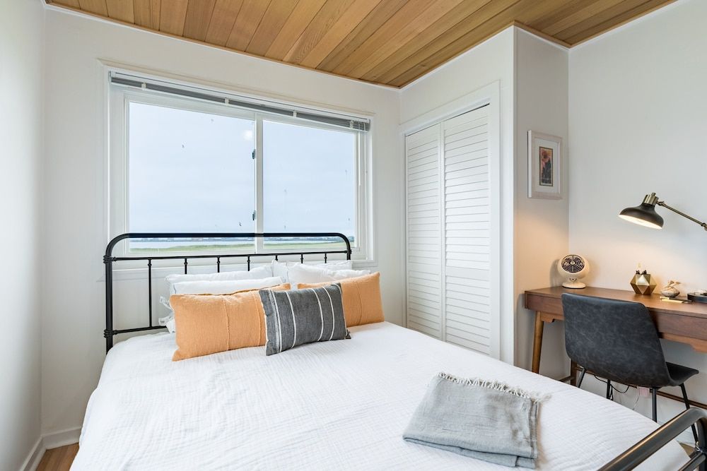 House (2 Bedrooms)