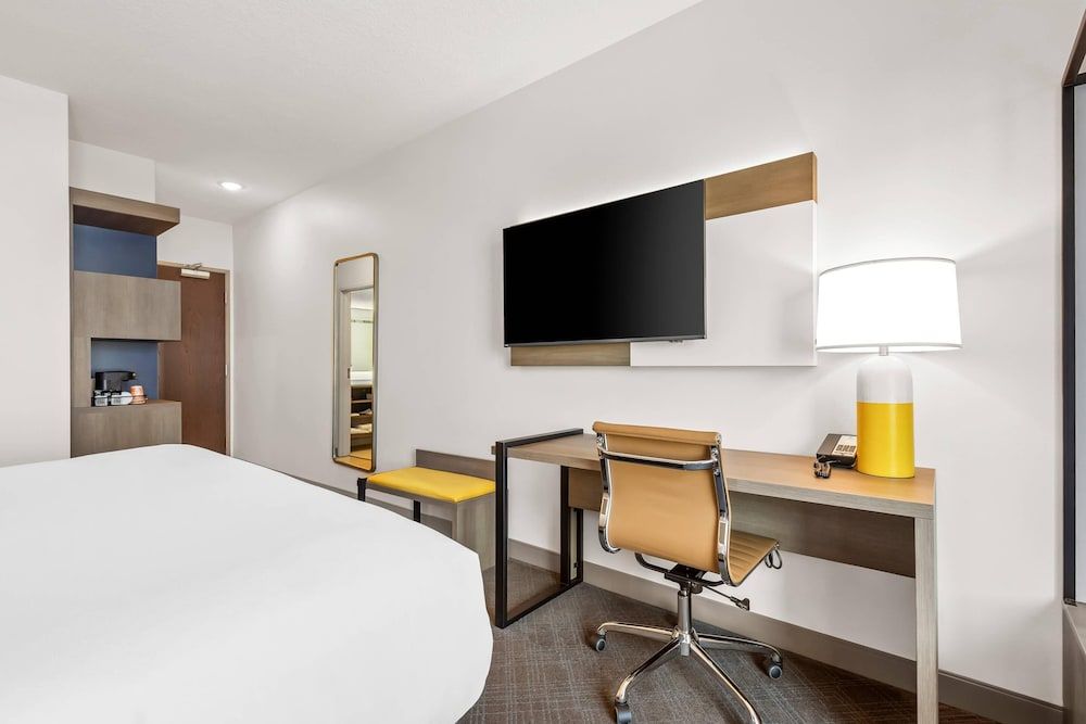 Standard Room, 1 King Bed, Non Smoking