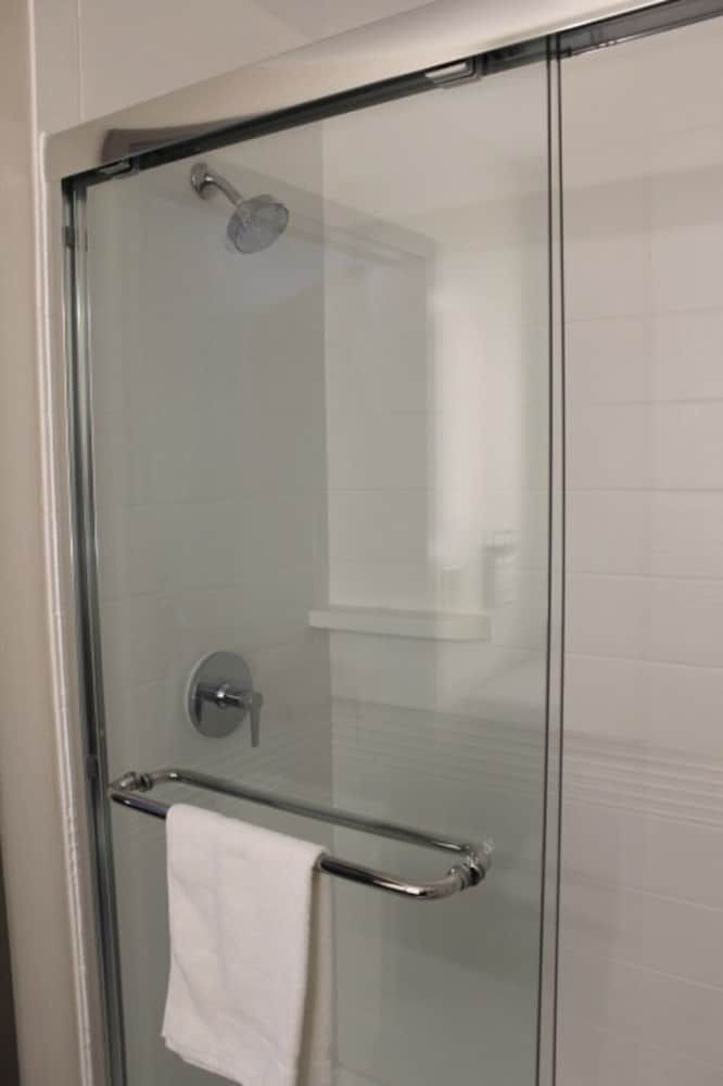 Candlewood Suites Southfield - Detroit by IHG Studio Suite, 1 King Bed with Sofa bed 9