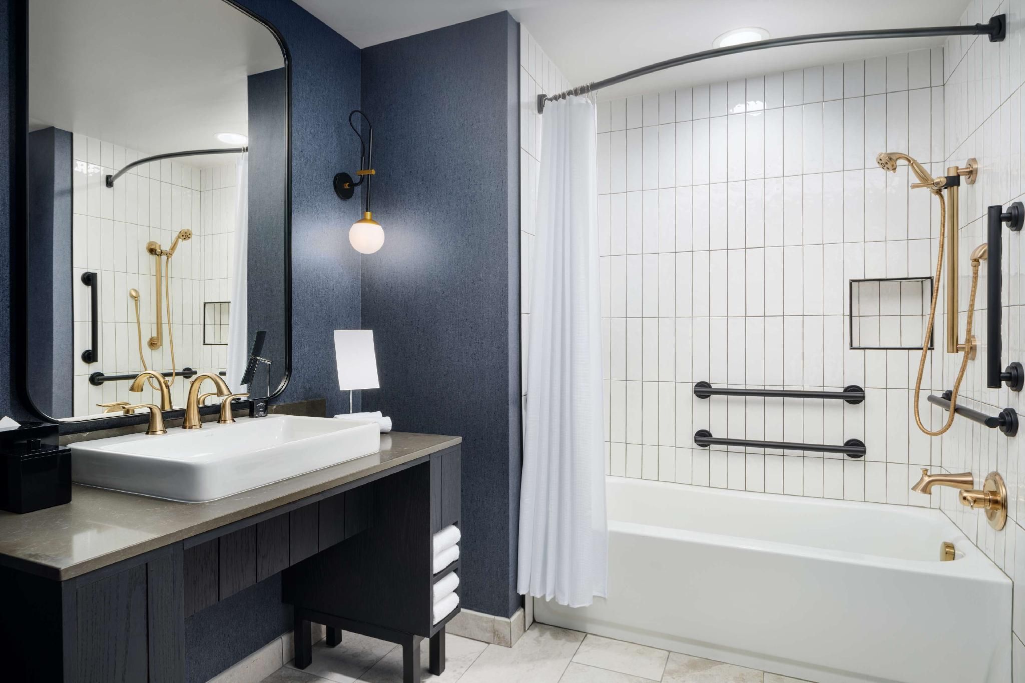 1 King Mobility Accessible w/ Bathtub