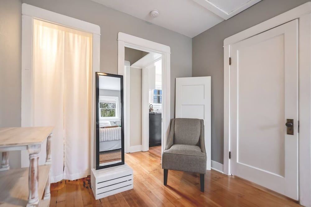 Walk to the waterfront The Cozy Cottage Classic Apartment 4