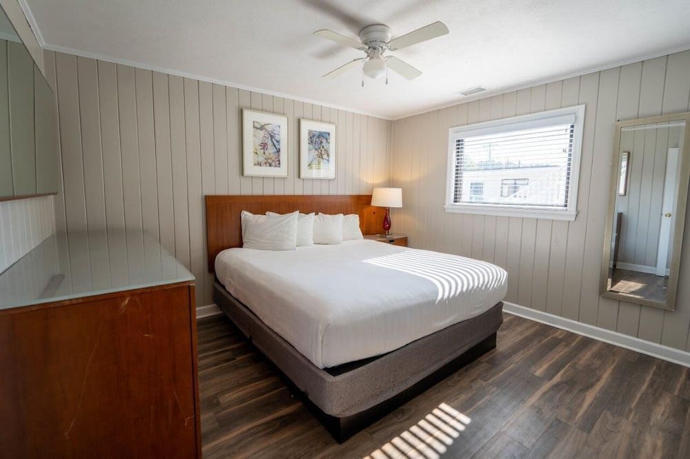 Brisson's 2 Bedroom Suite King