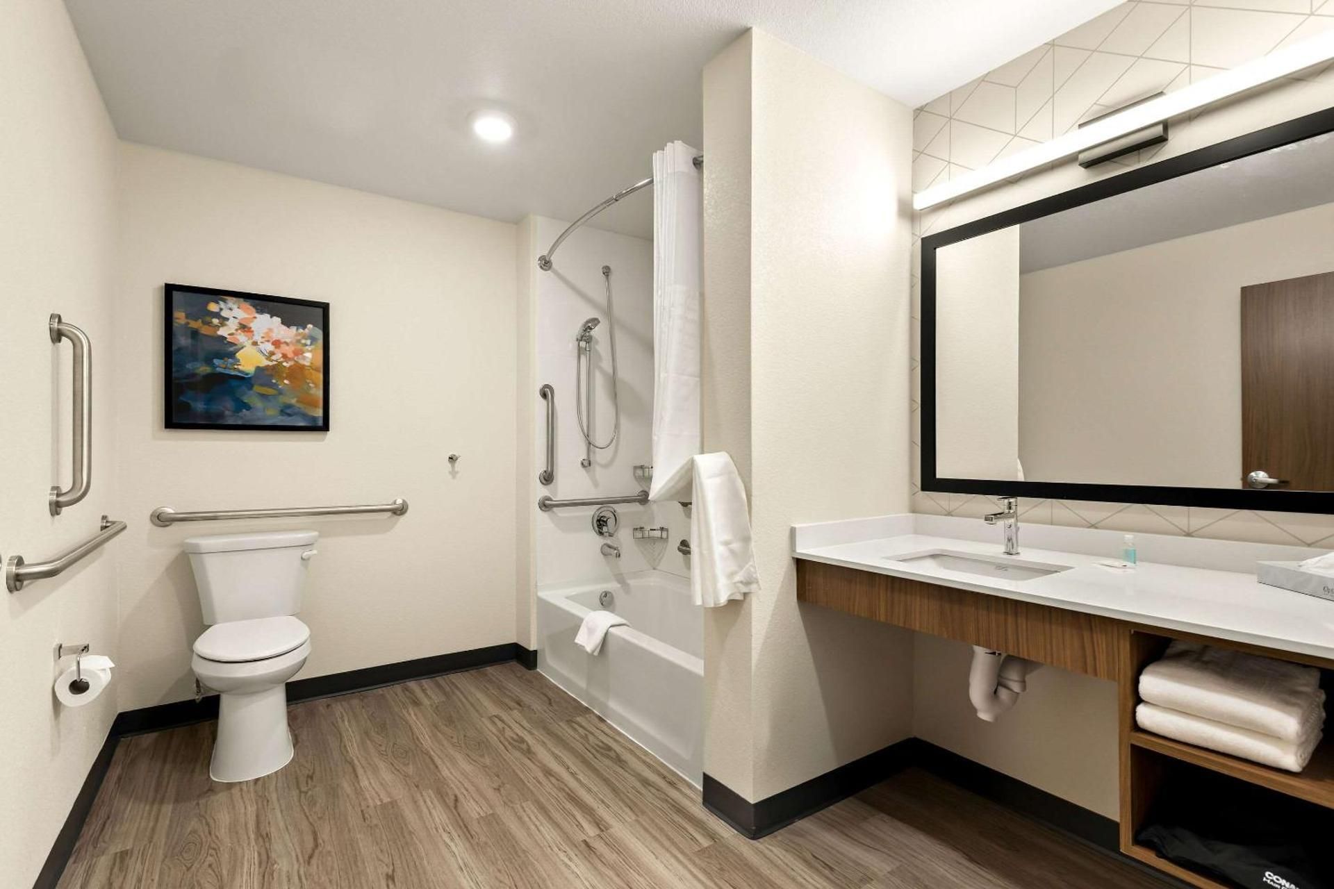 Queen Suite with Two Queen Beds and Roll-In Shower - Disability Access/Non Smoking