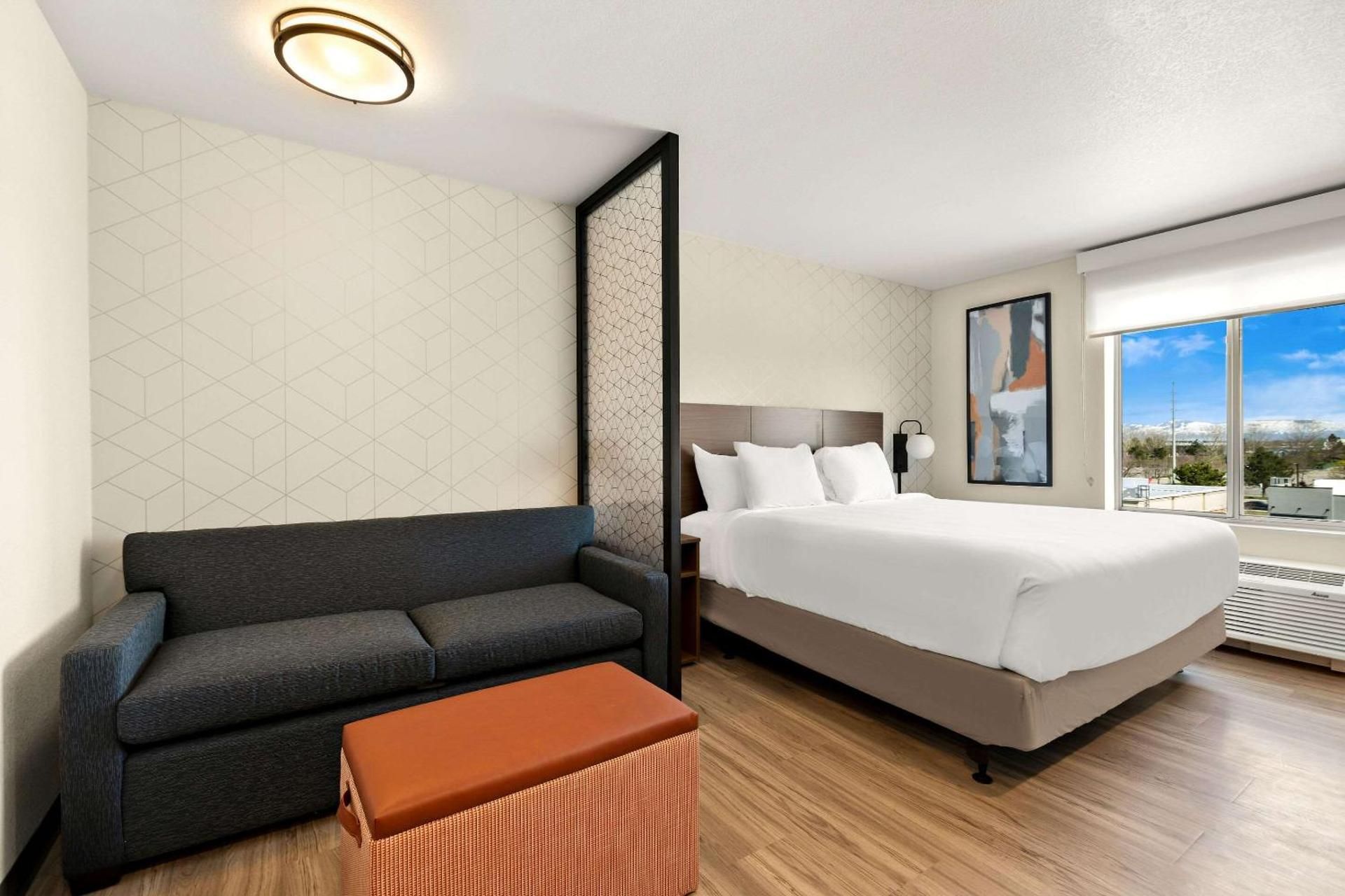 King Suite with Sofa - Non Smoking