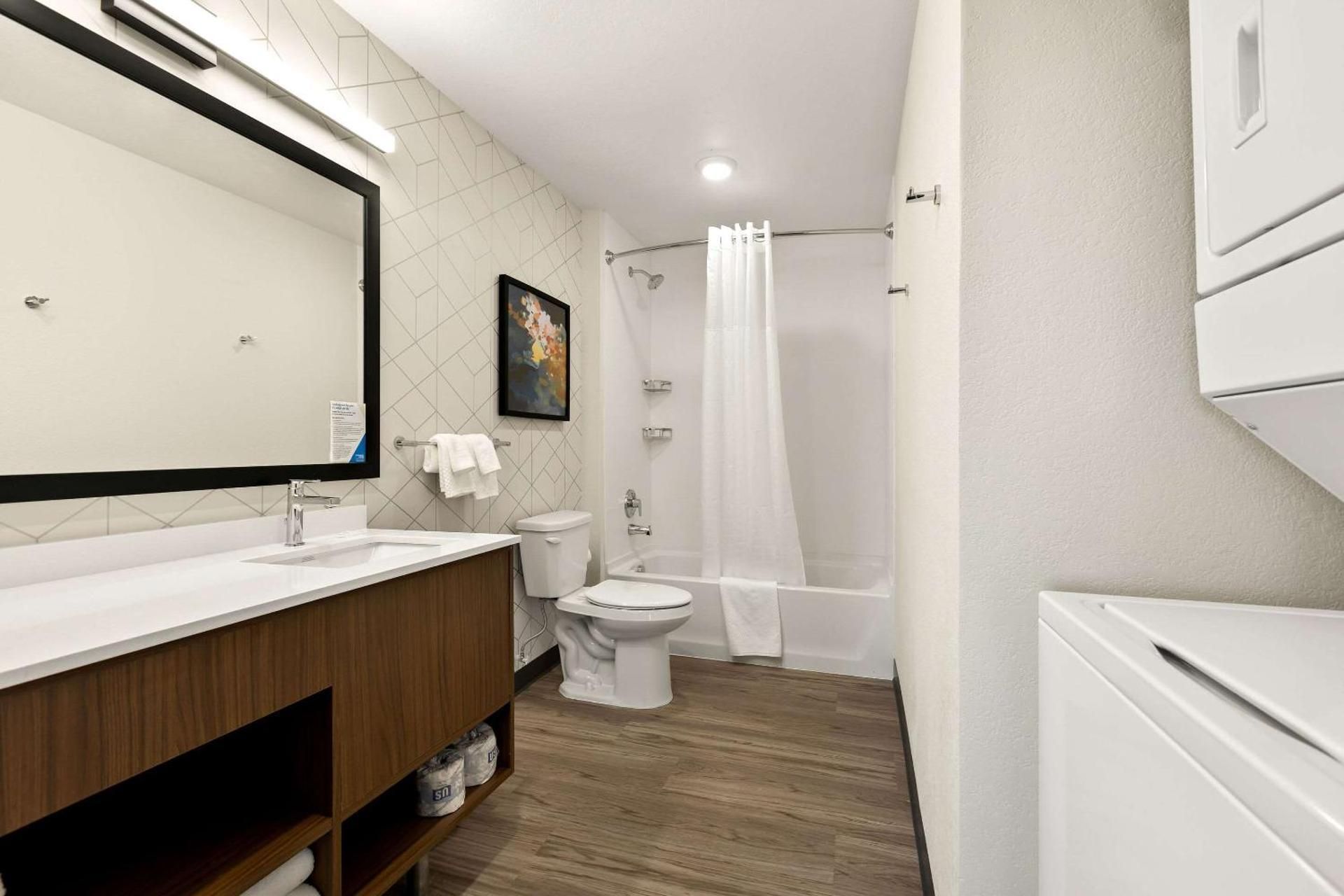 1-Bedroom King Suite