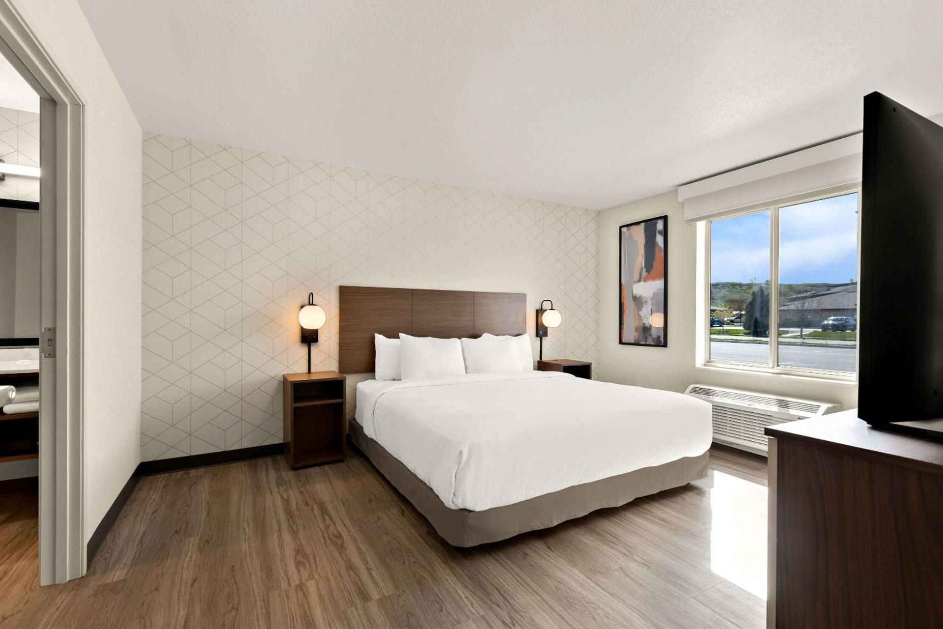 1-Bedroom King Suite