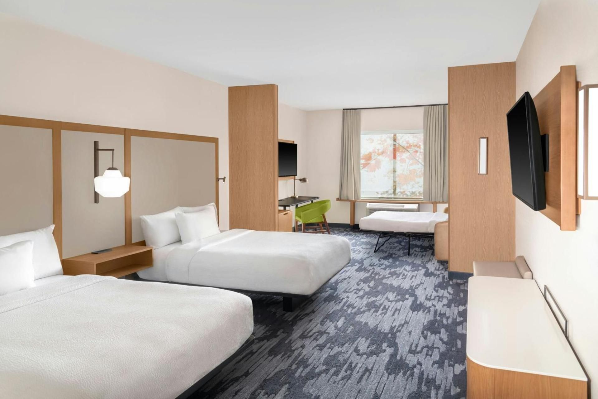 Queen Suite with Two Queen Beds, Sofa Bed and City View