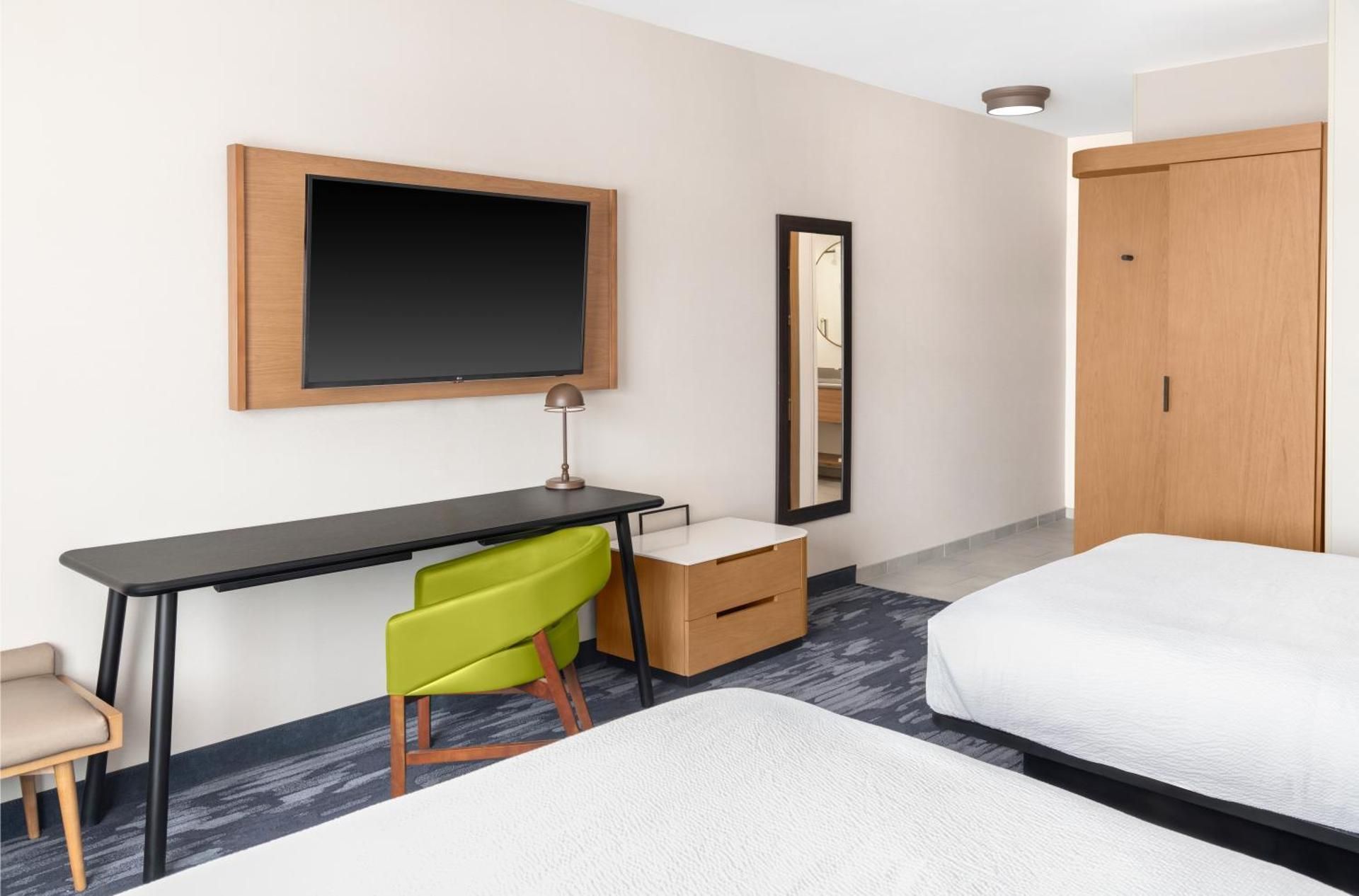 Standard Queen Room with Two Queen Beds - Hearing Accessible
