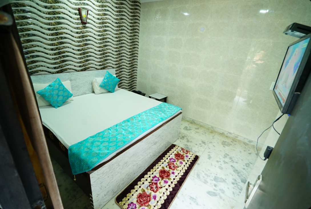 Standard Room With Free Wi-Fi Safe and Hygiene Stay