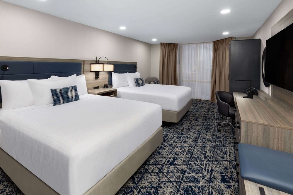 Wyndham DFW Airport Room, Multiple Beds, Non Smoking 2