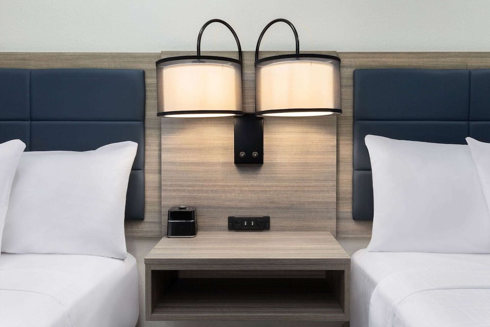 Wyndham DFW Airport Room, Multiple Beds, Non Smoking 3