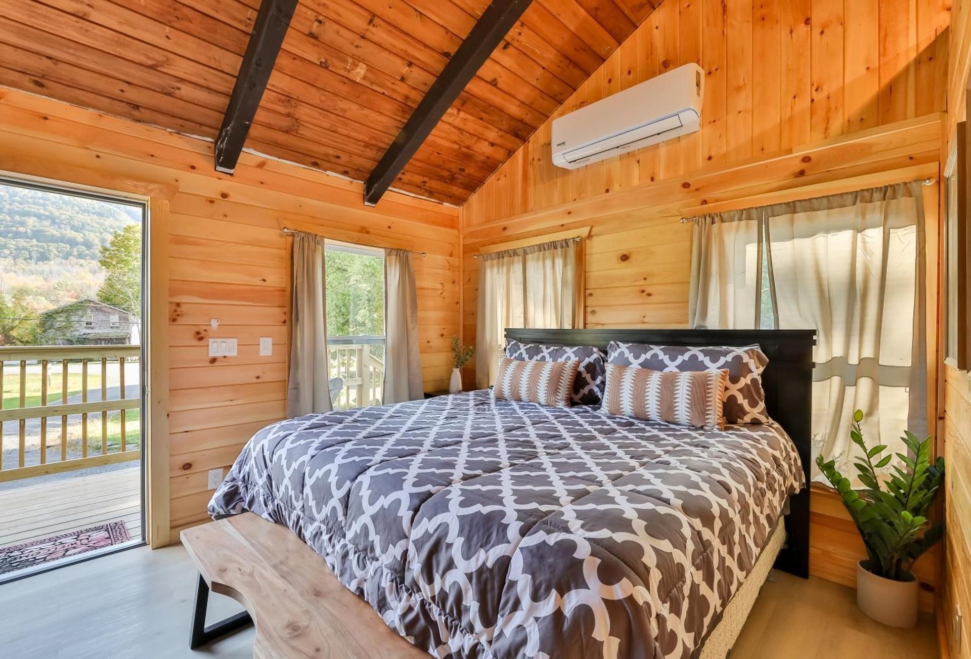King Room with Mountain View