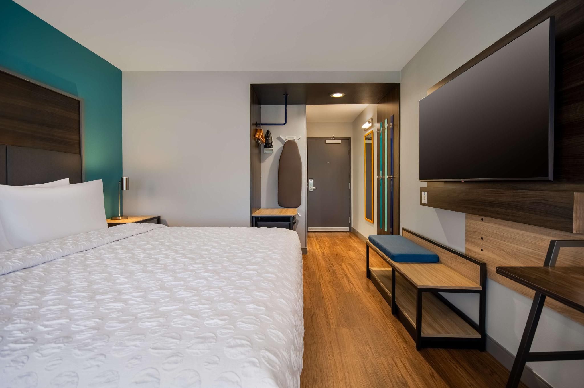 1 King Hearing Accessible