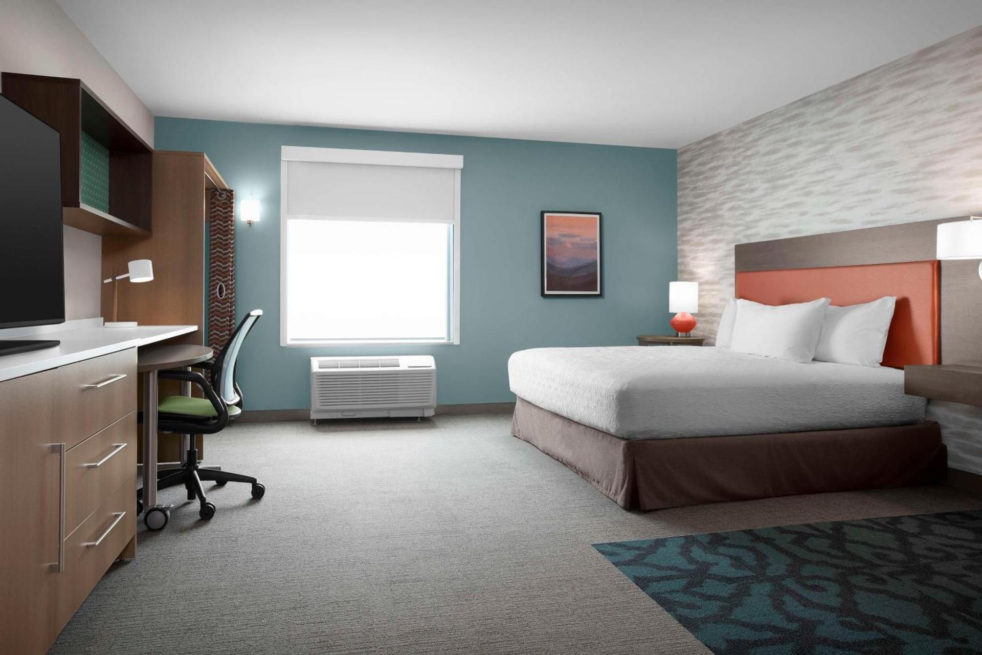 Home2 Suites by Hilton Phoenix North Happy Valley 1 King Accessible Tub Studio Suite