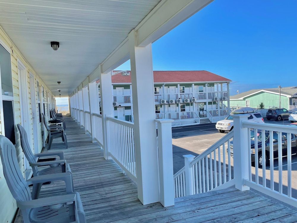 Ocean Crest Motel Standard Room 3