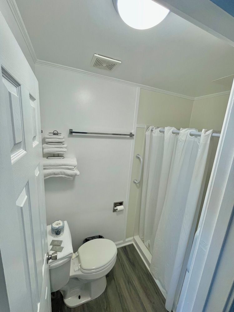 Ocean Crest Motel Standard Single Room 4