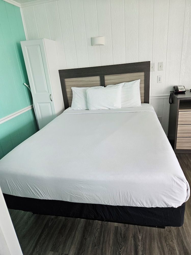 Ocean Crest Motel Standard Single Room 2