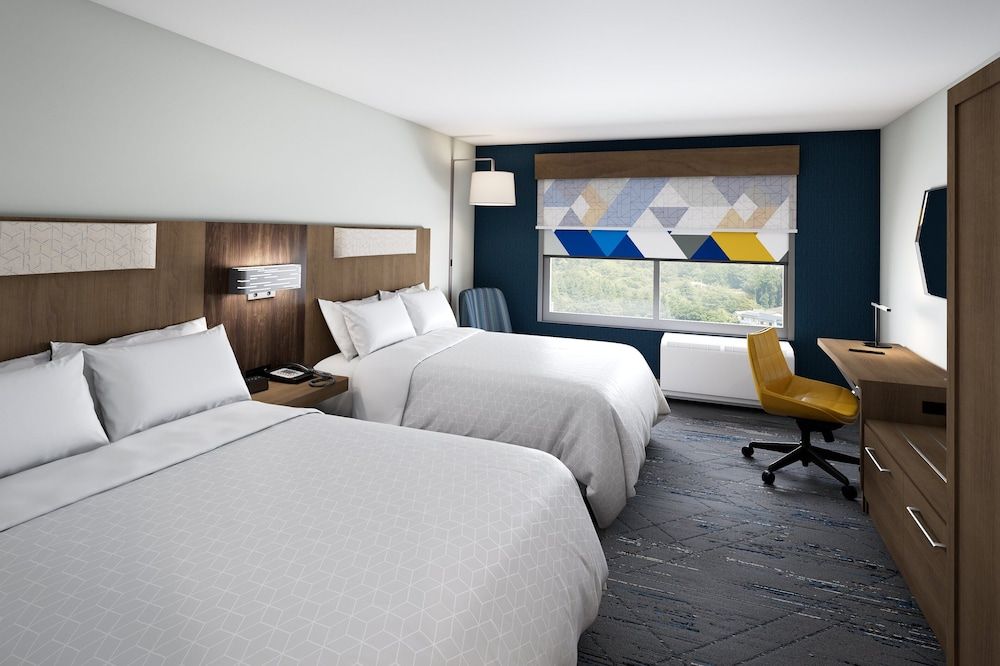 Holiday Inn Express & Suites Reedsburg - Dells Area by IHG Room, 2 Queen Beds, Accessible (Communications Accessible)