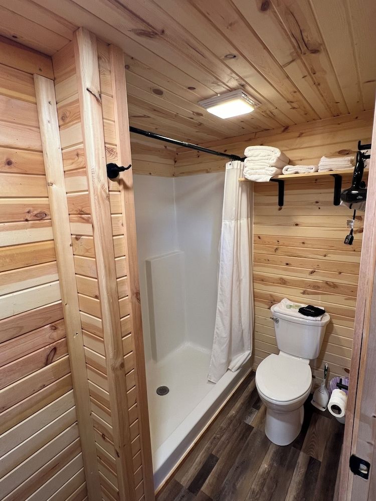 Standard, King, 1 Bedroom, Mountain View, Patio, Pets Allowed