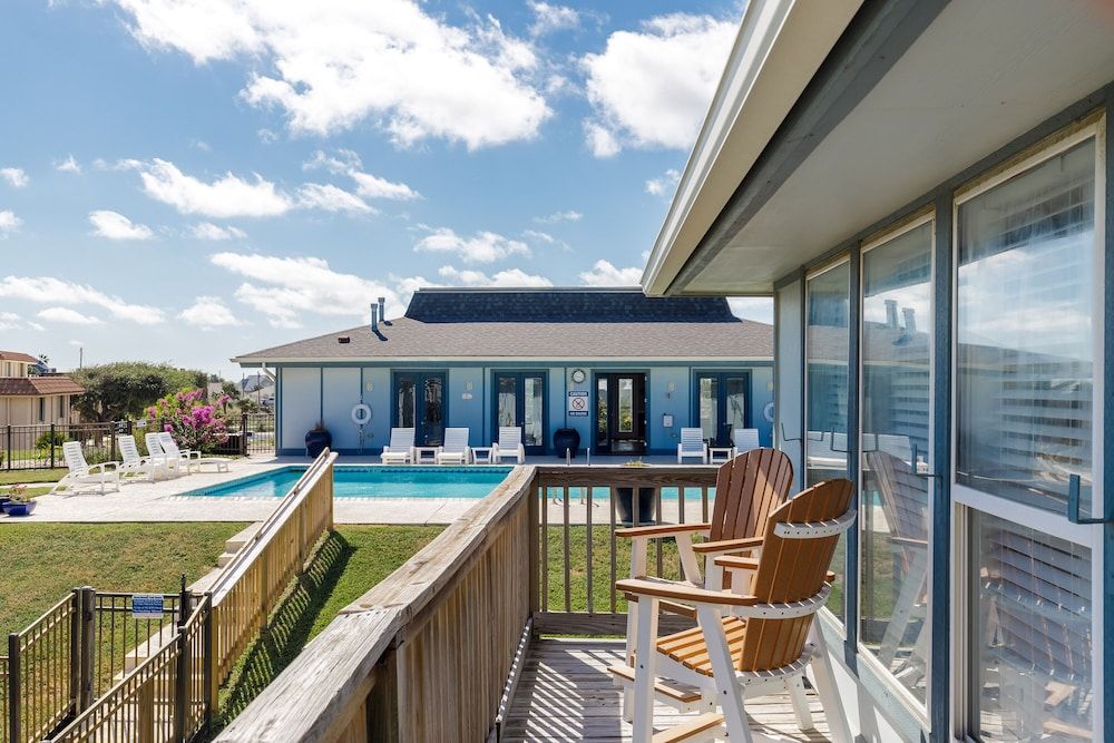 Ocean View Optional Golf Cart Sleeps 6