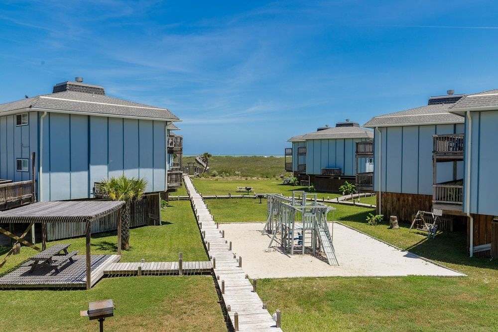 Ocean View Optional Golf Cart Sleeps 6