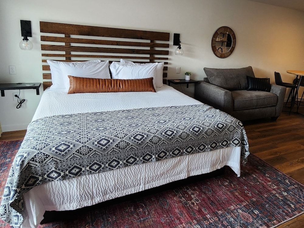 Room, 1 King Bed with Sofa bed, Kitchenette