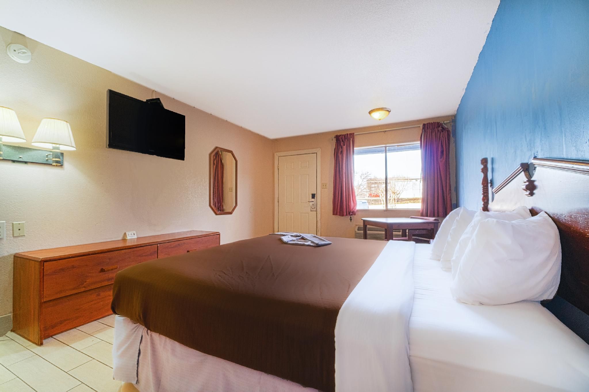 King Bed Non-Smoking
