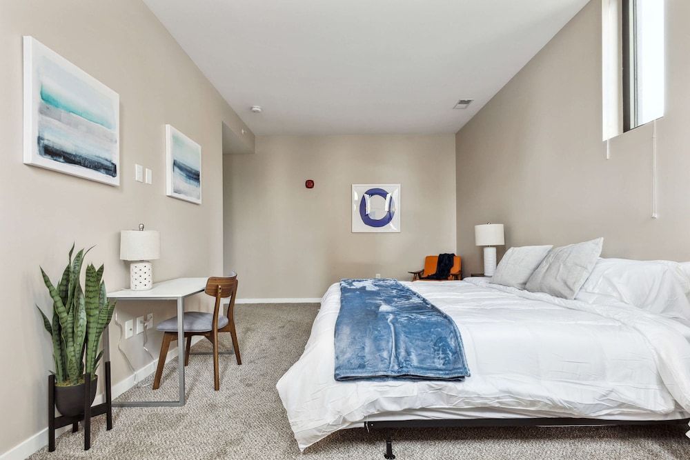 Modern Downtown Apartment