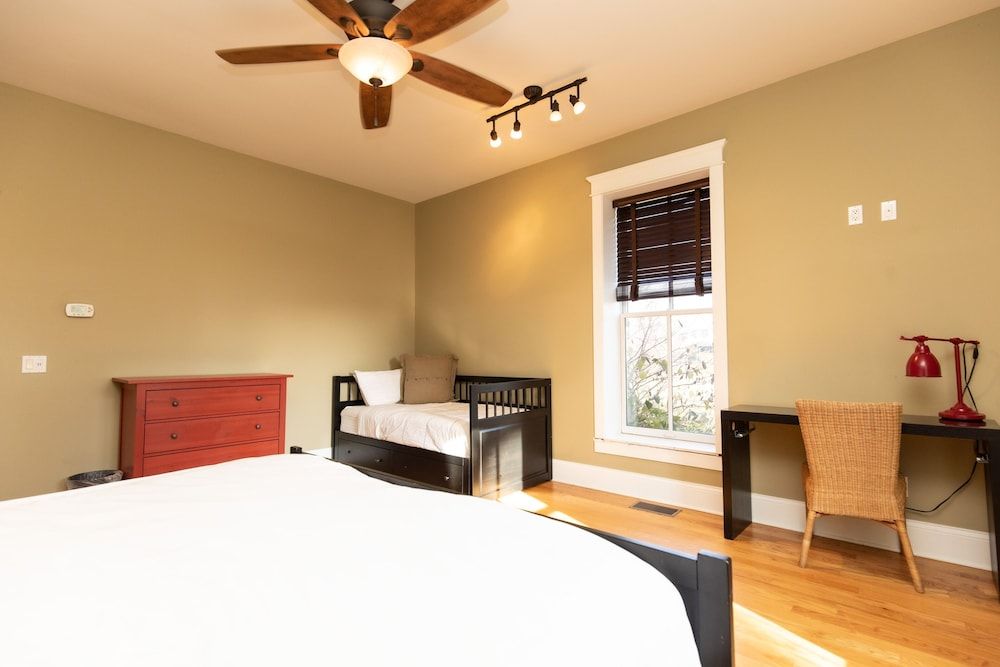 Furness Mansion Superior Suite 2