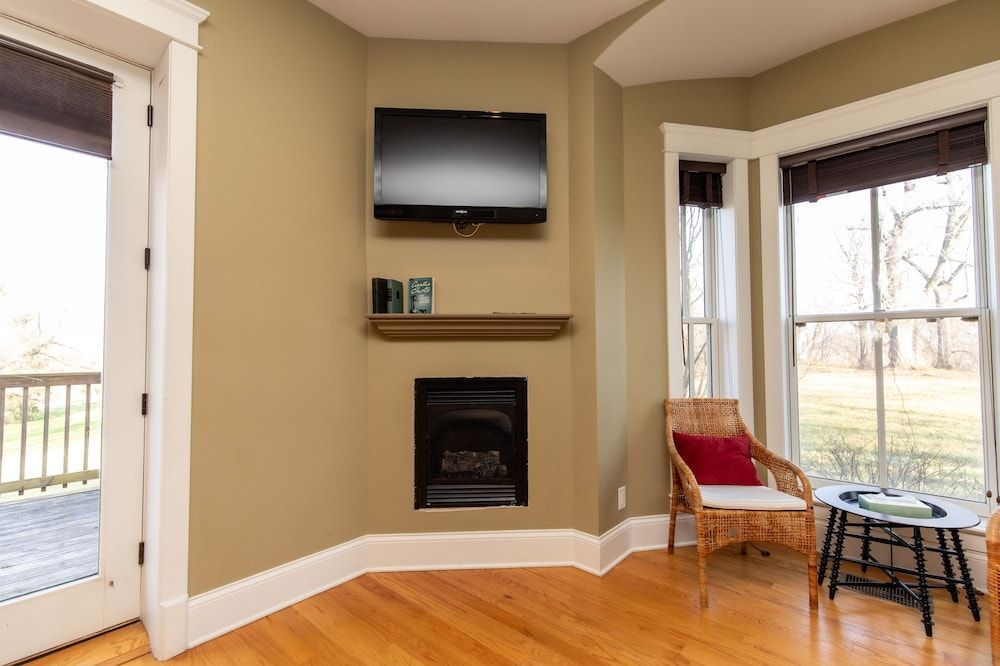 Furness Mansion Superior Suite 14