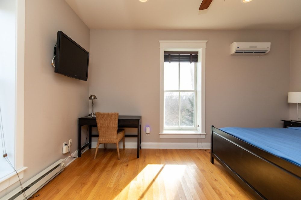 Furness Mansion Standard Room 8