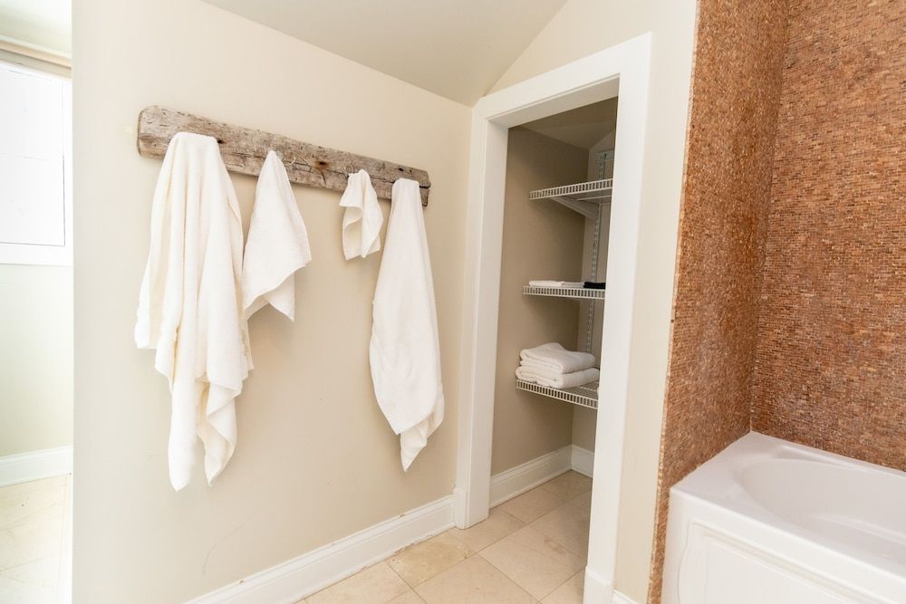 Furness Mansion Family Suite 6