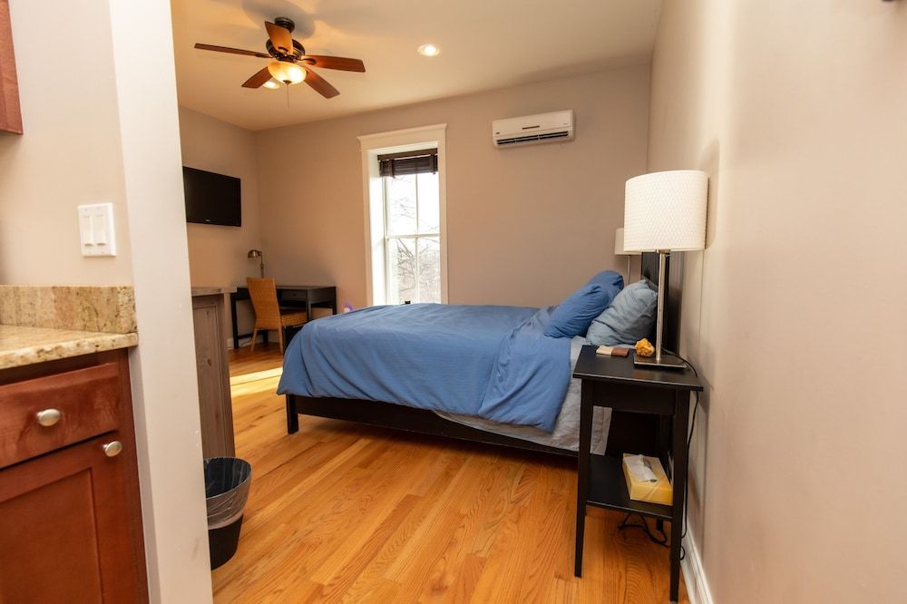 Furness Mansion Standard Room 3