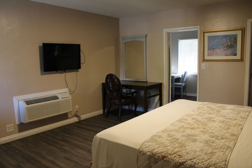 Family Single Room
