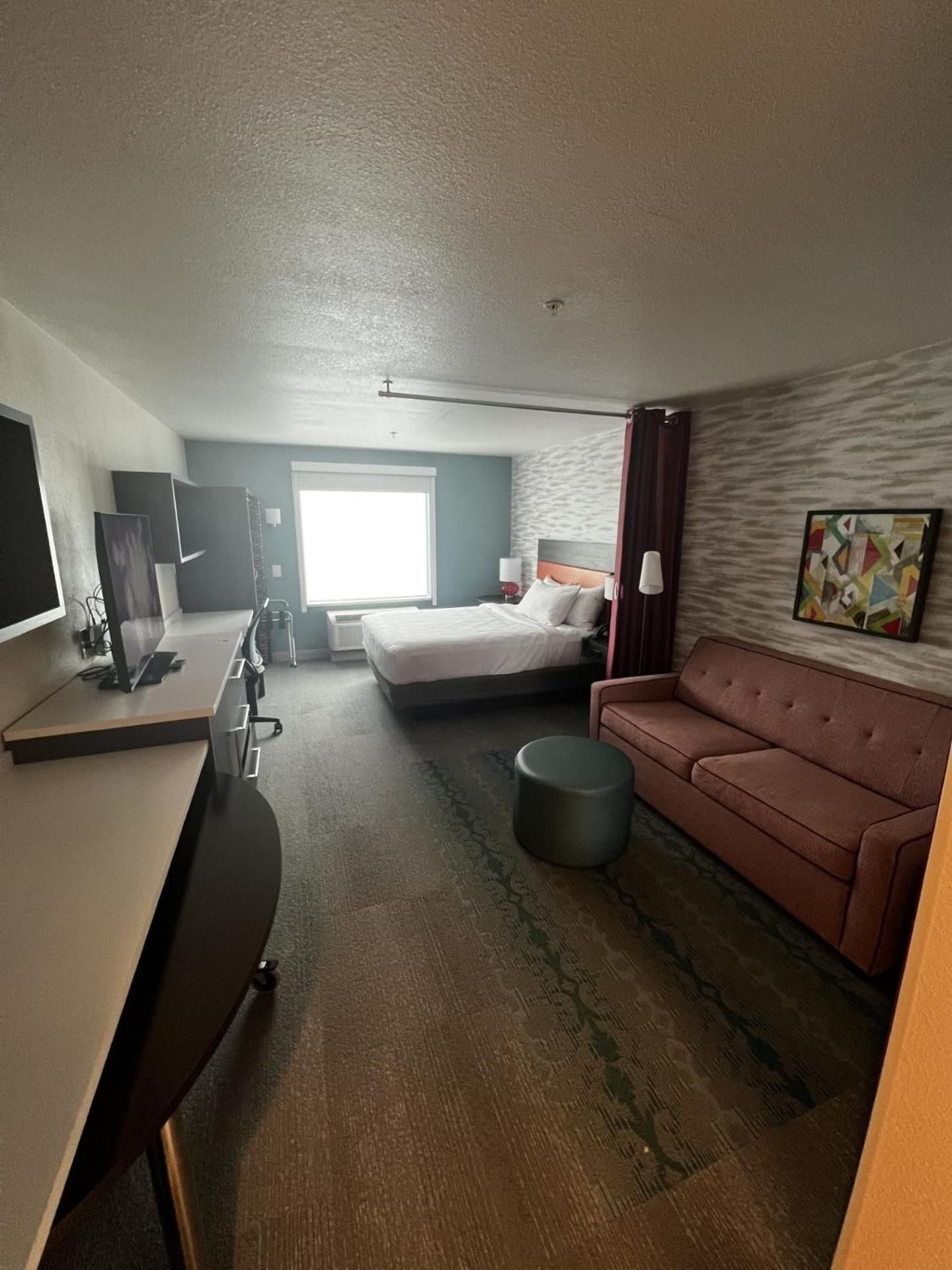 1 Queen Bed Studio Suite