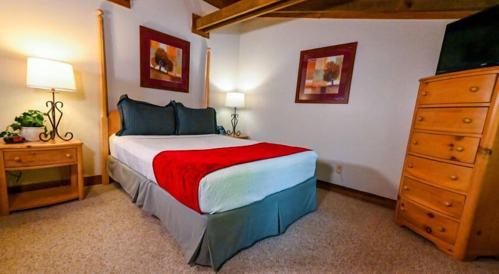 Premier Cabin