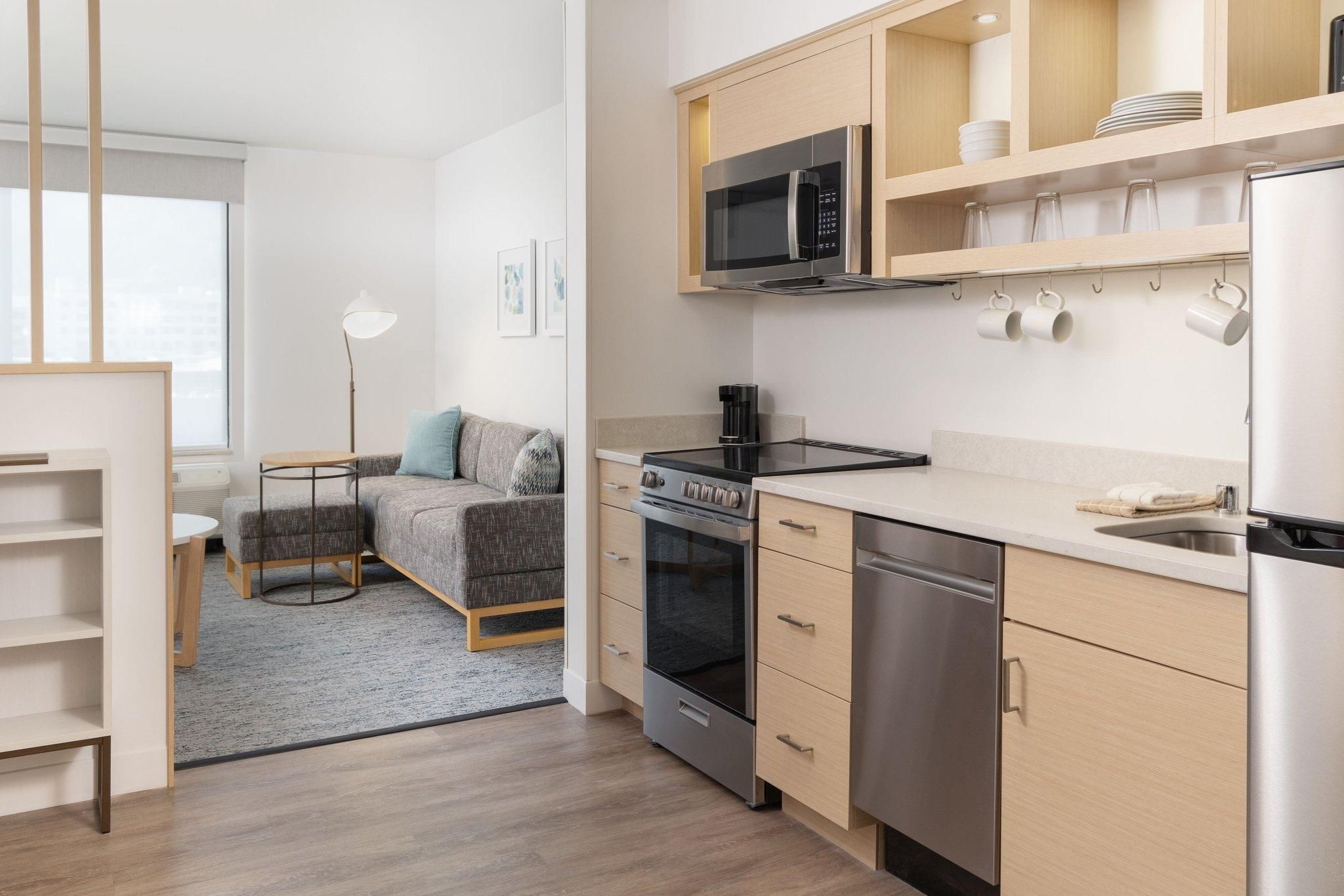 Accessible 1 Bedroom Suite, 1 Queen, Non-Private Sofa Bed, Corner Room, Roll-in Shower