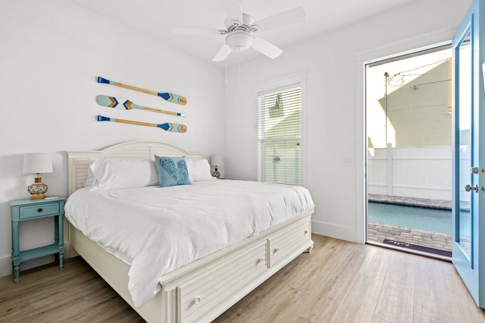 House, Multiple Beds, Pool Access, Partial Ocean View