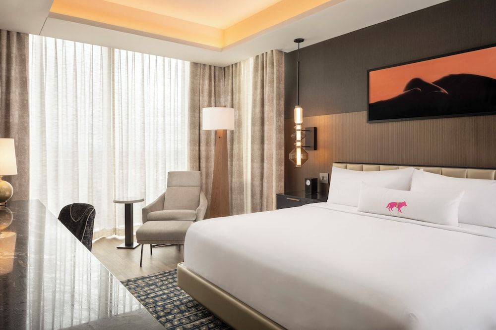 Superior Suite, 1 King Bed (View)
