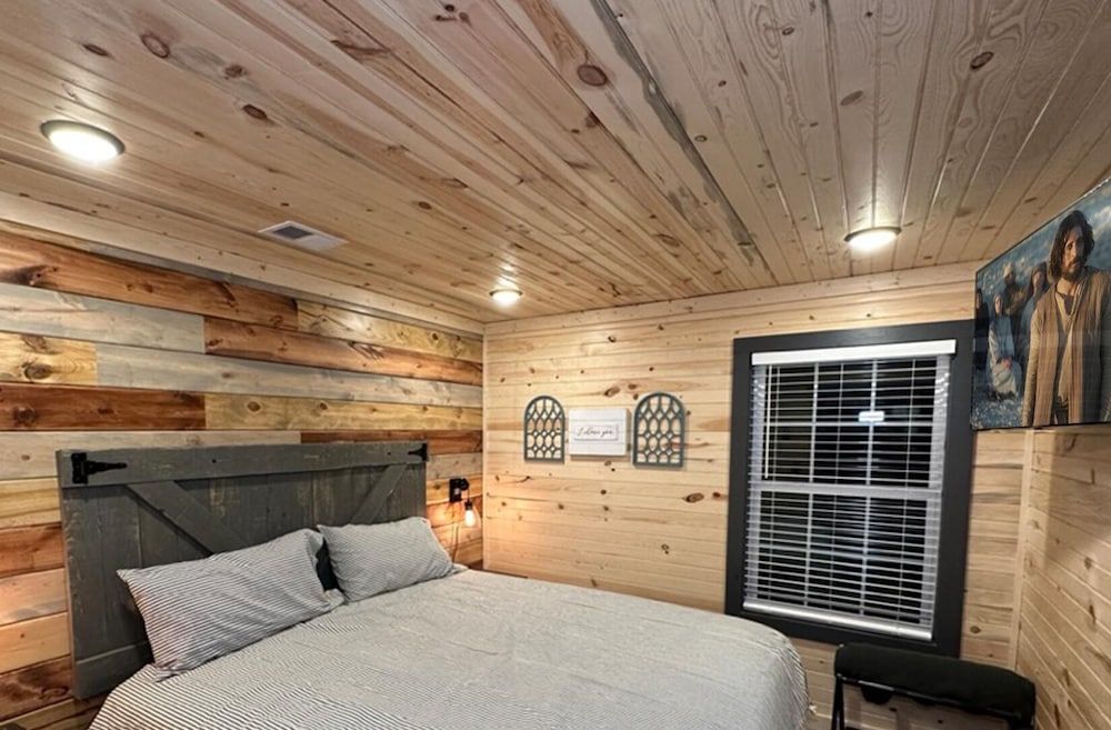 Signature Cabin