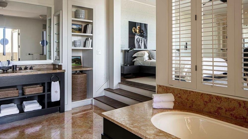 Poetry Inn Napa Valley Room (Walt Whitman) 3