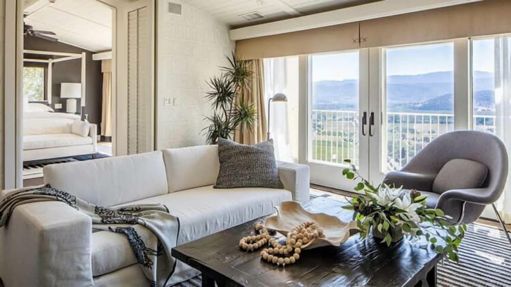 Poetry Inn Napa Valley Suite (Robert Louis Stevenson) 4