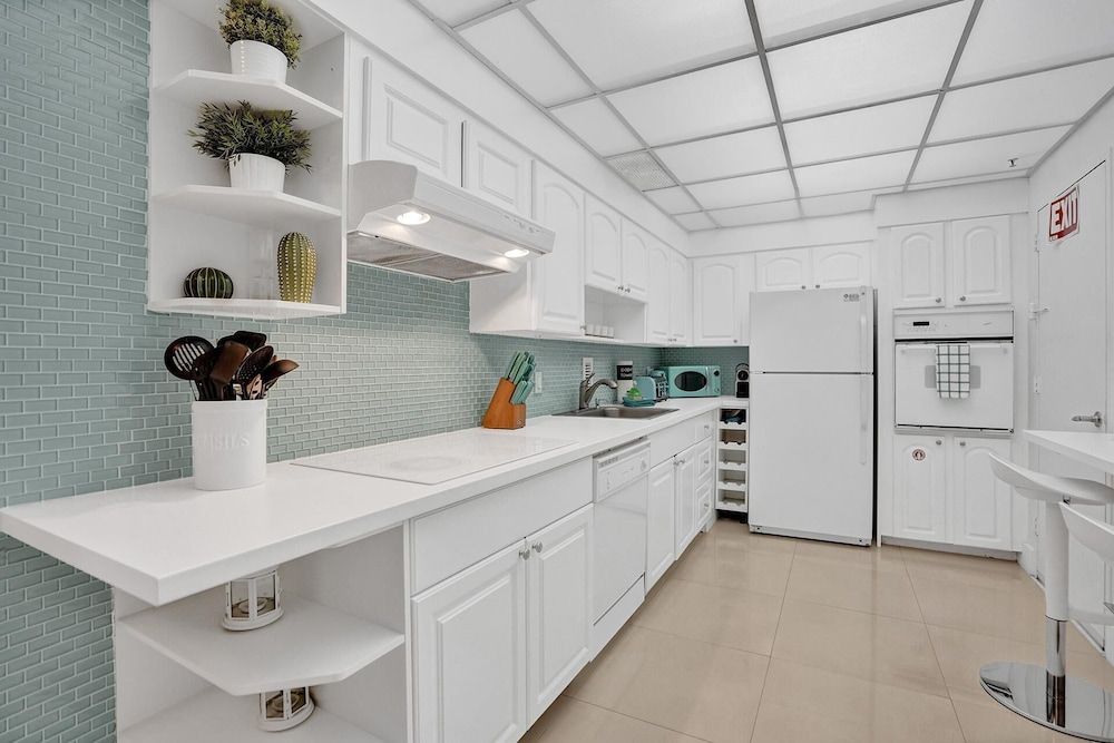 THE TIDES PENTHOUSE L