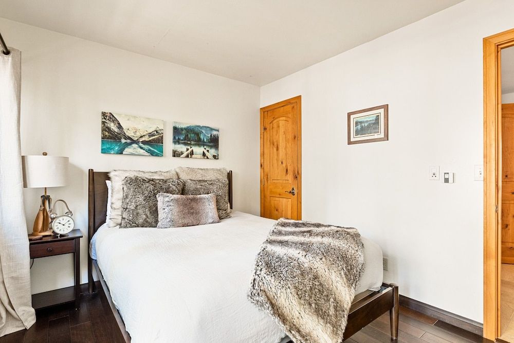 Cabin, Multiple Beds, Patio, Mountain View (Summit Pine Lodge)