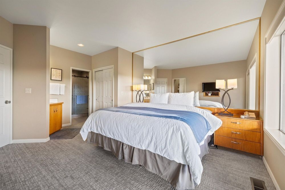 Condo, Multiple Beds, Hot Tub, Mountain View (RiverView Retreat)